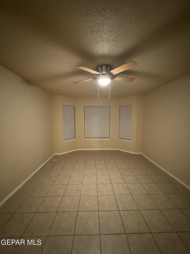 Building Photo - 4116 Tierra Bronce Dr