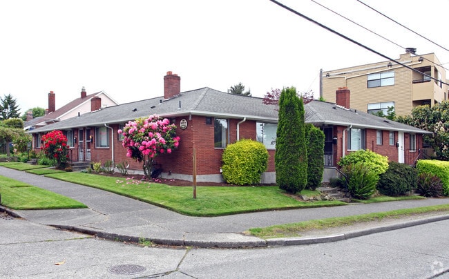 Primary Photo - Samantha Sue Apartments
