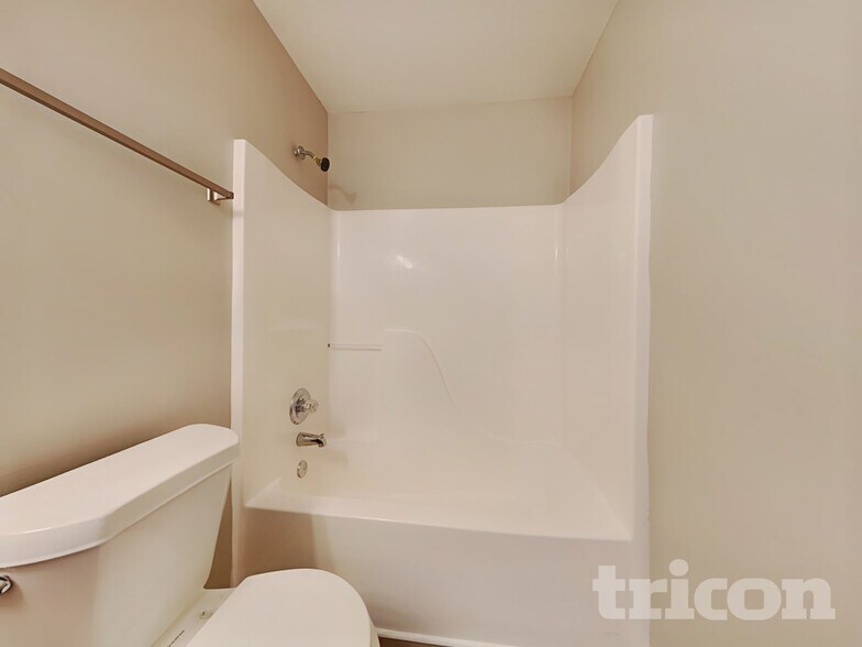 Building Photo - 10213 Blue Sky Dr