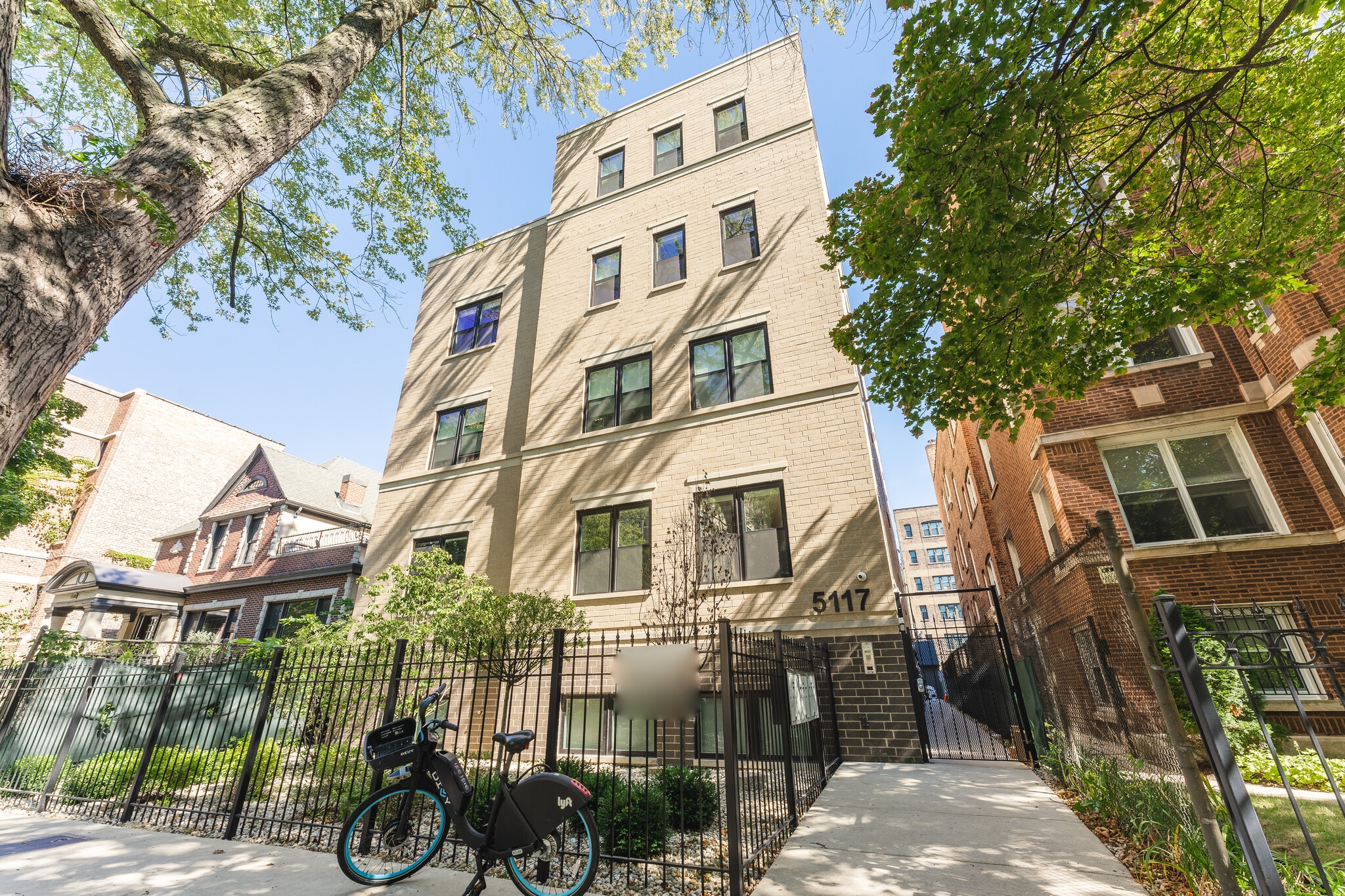 Building Photo - 5117 S Kenwood Ave