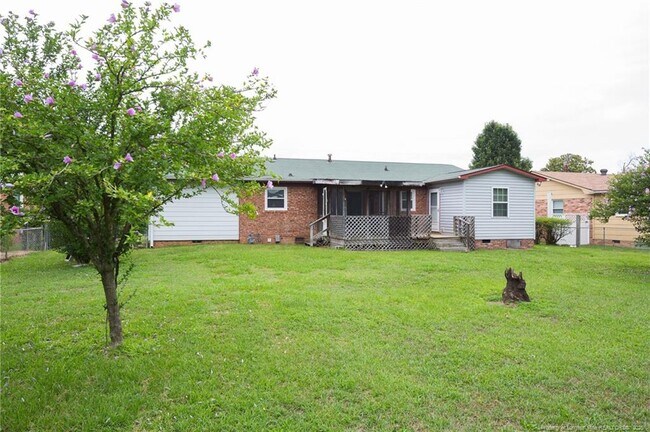 Building Photo - 304 Longhorn Dr