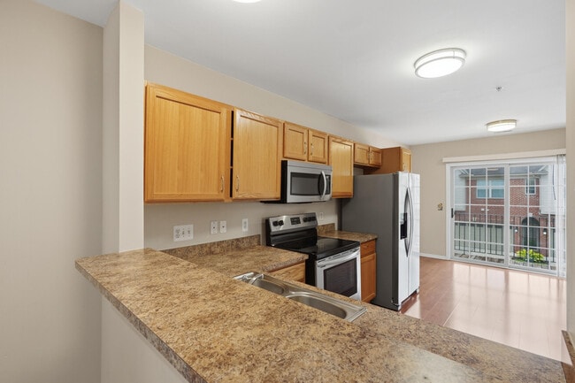 Building Photo - 39475 Springwater Dr