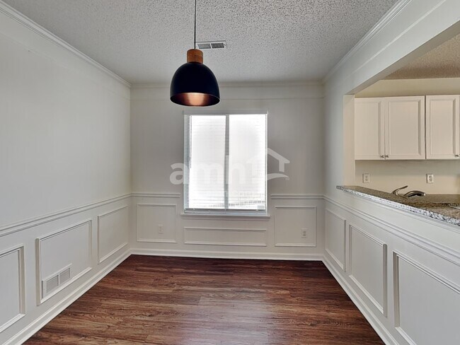 Building Photo - 4415 Hounds Run Dr