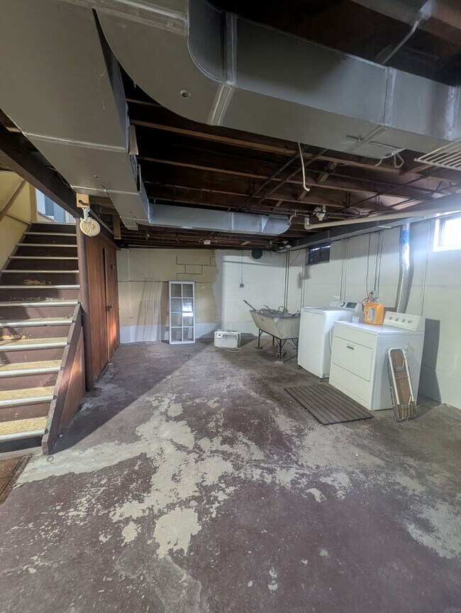 Building Photo - Charming Cape Cod Style Home