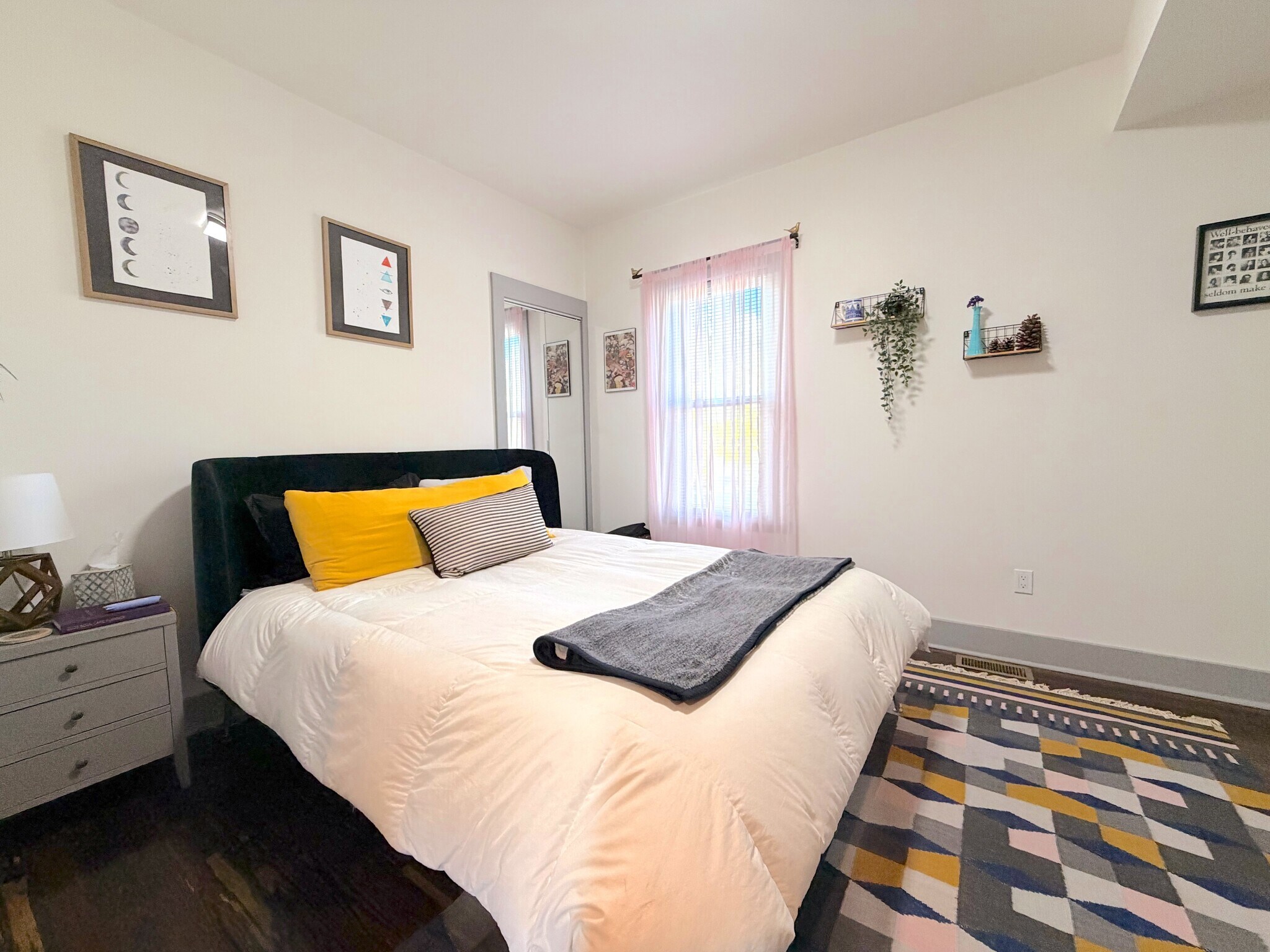 Building Photo - 1419 Fischer St