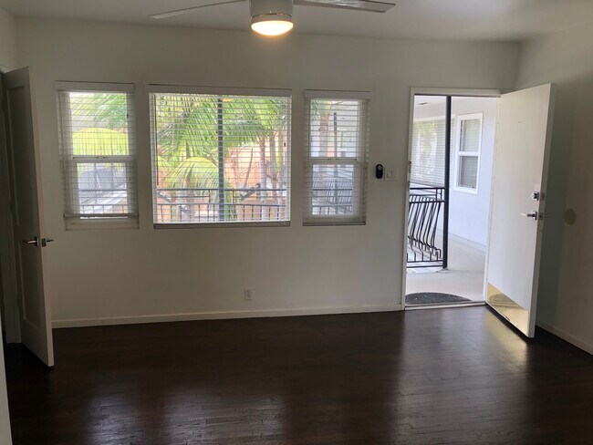 Building Photo - 1275 E 2nd St