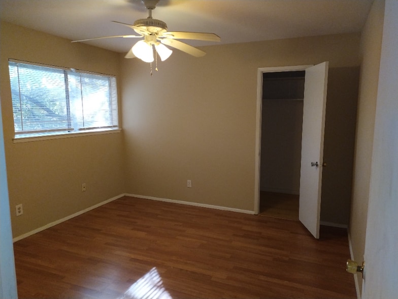 Building Photo - 7618 Village Trail Dr