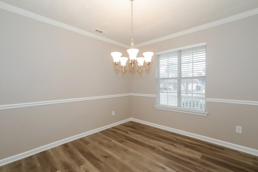 Building Photo - 5713 Colonnade Dr
