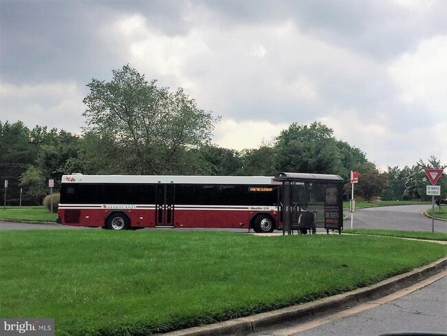 Building Photo - 6214 Westchester Park Dr