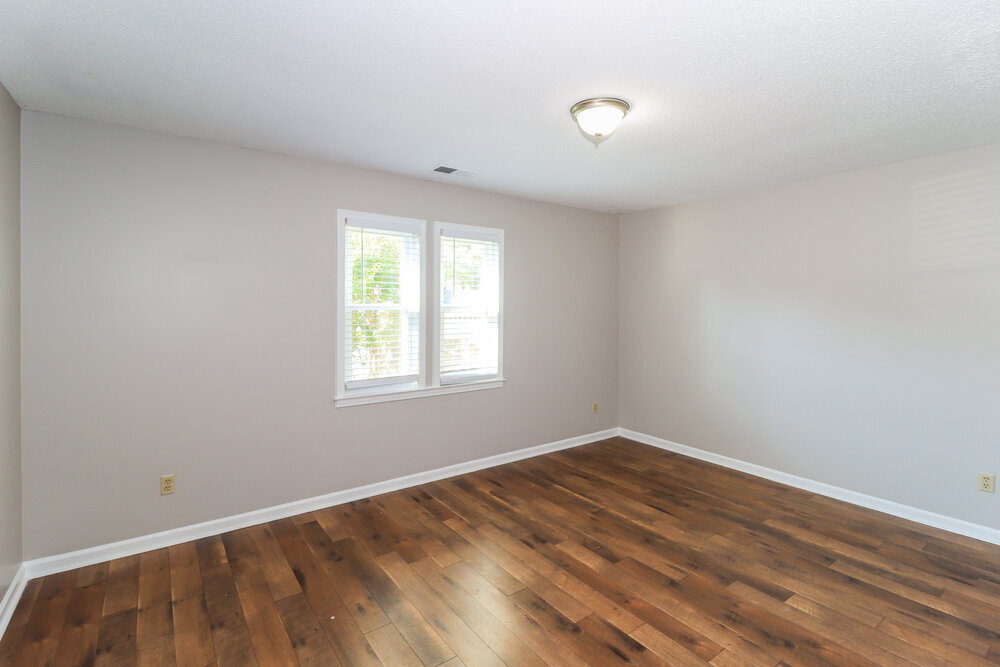 Building Photo - 2821 Lanthorn Dr