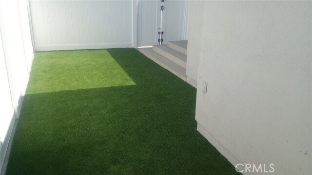 Building Photo - 1907 W 154th Pl