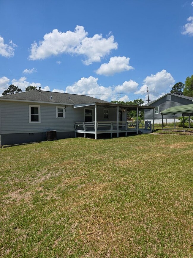 Building Photo - 3 Bedroom, 1 Bathroom Rental