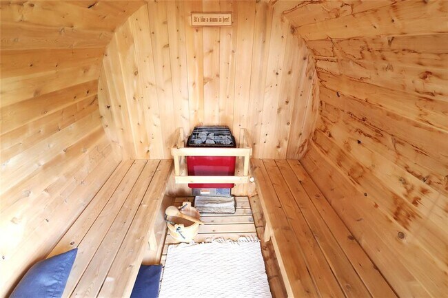 Building Photo - 821 Olive Creek Dr