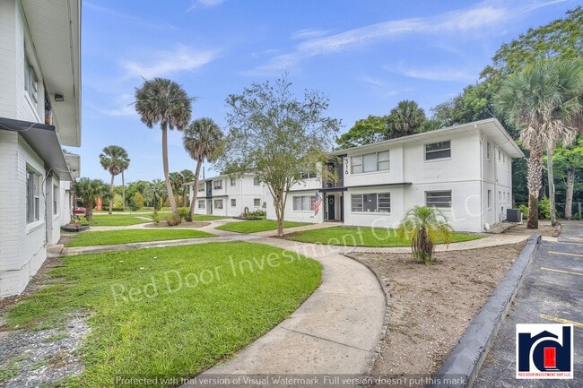 Building Photo - **MOVE IN SPECIAL** Renovated Spacious 2/2~w/All-in One Washer/Dryer & New AC~Deland