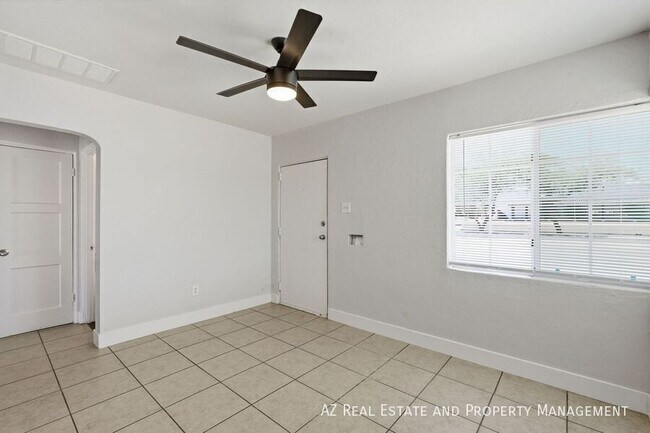 Building Photo - 1040 N 16th St
