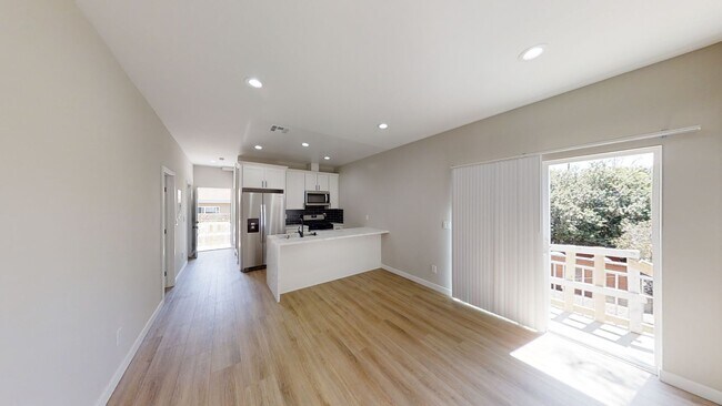 Building Photo - Newly built (2022)! 4BD/2BA, HUGE Yard!