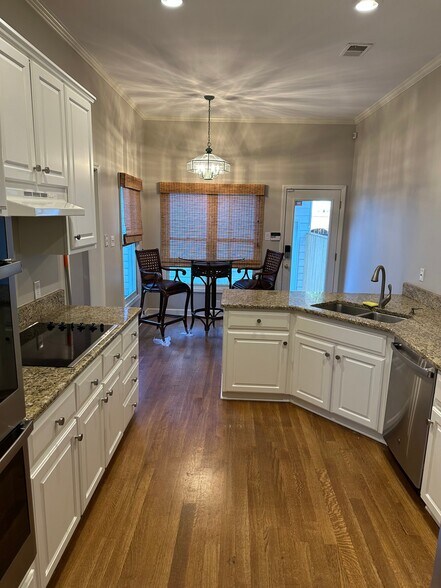 Building Photo - 1018 Harbor Bend Cir