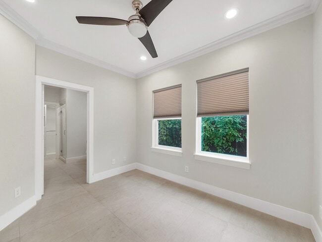 Building Photo - 1512 Thompson St