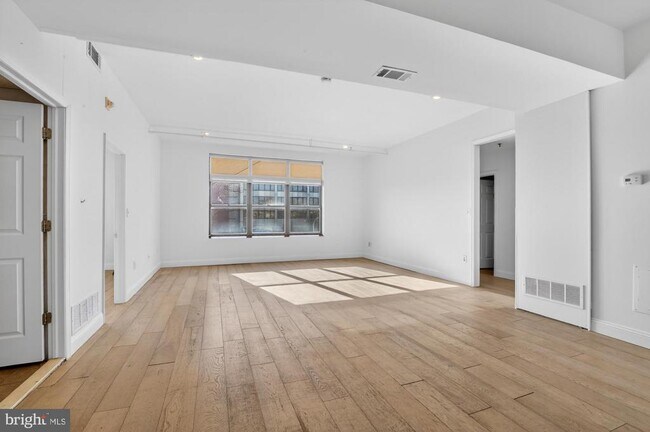 Building Photo - 301 Spring Garden St