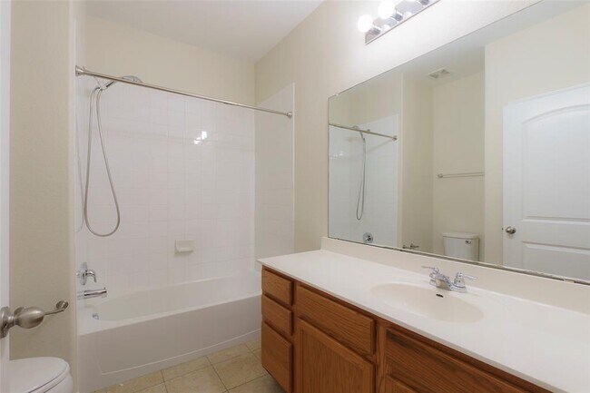 Building Photo - 13020 Kearns Dr