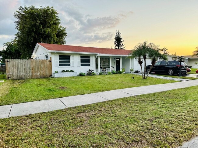 Primary Photo - 8410 SW 201st St