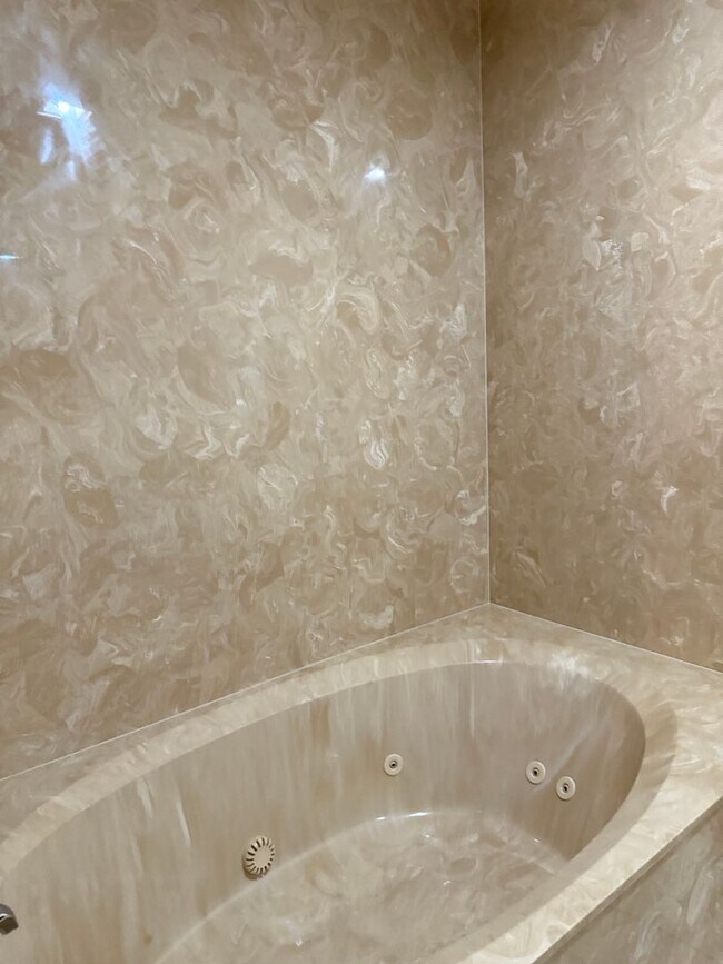 Building Photo - Meadowood gated community