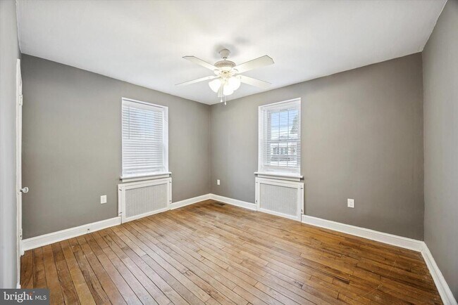 Building Photo - 703 N Providence Rd