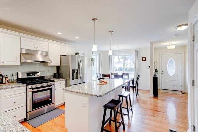 Building Photo - 3 Hawthorne St