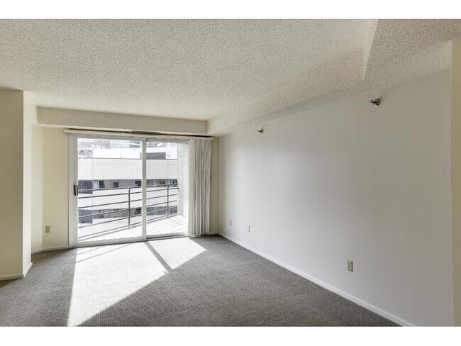 Building Photo - 121 Washington Ave S