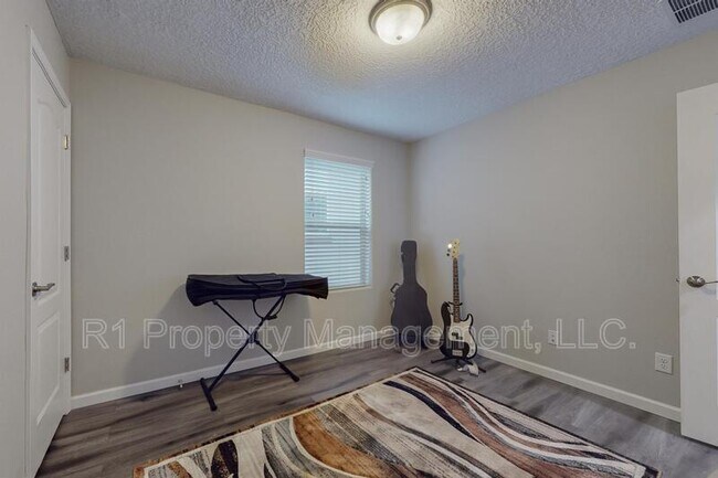 Building Photo - 8812 Jet Stream Rd NW