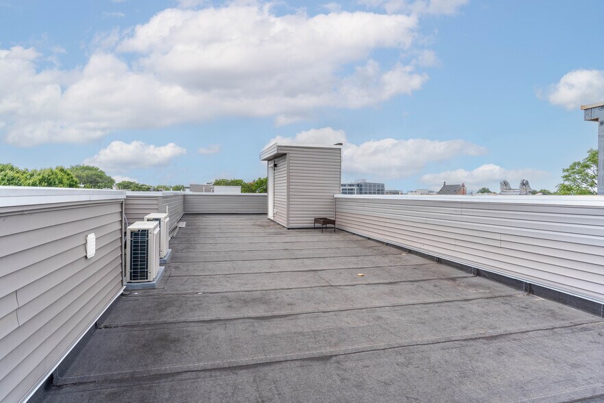 Building Photo - 1325 N 18th St