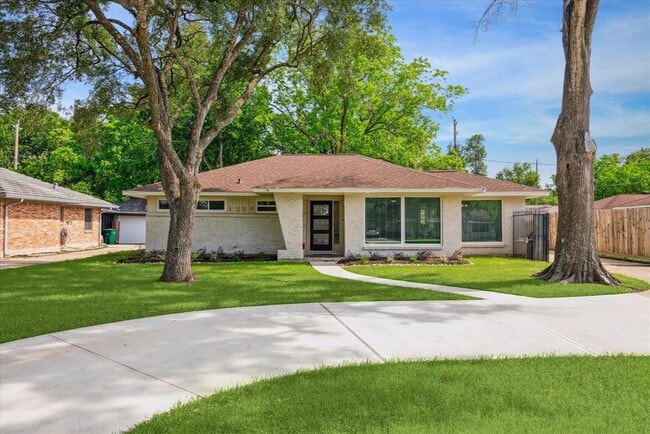 Primary Photo - 5259 Willowbend Blvd
