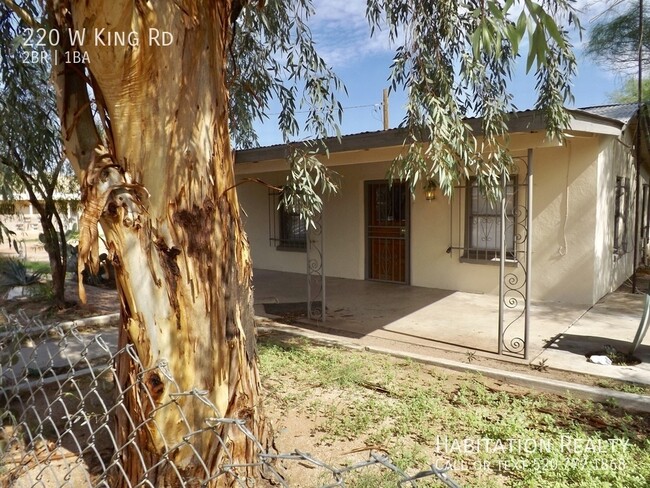 Building Photo - Cozy Vintage 2Bd/1Ba Home, with a Spacious...