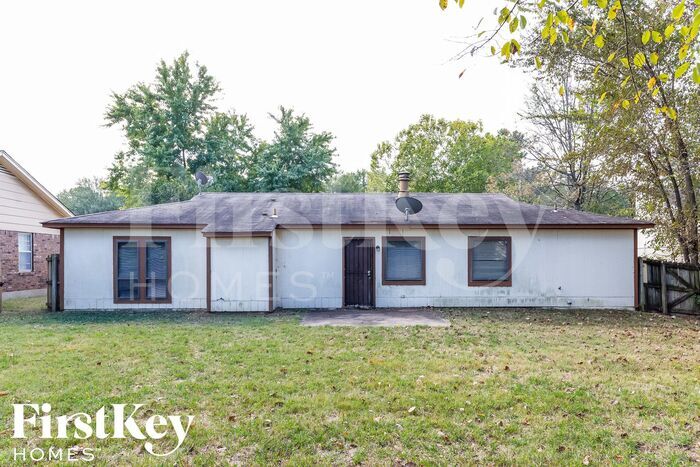 Building Photo - 5982 Rosewind Cir W