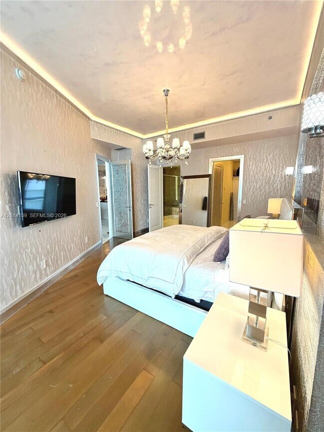 Building Photo - 15901 Collins Ave