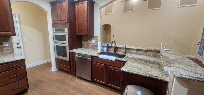 Building Photo - 544 Links Pointe Ct
