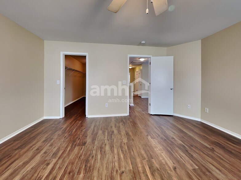 Building Photo - 8859 Arbor Glen Dr