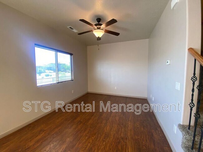 Building Photo - 290 W Buena Vista Blvd