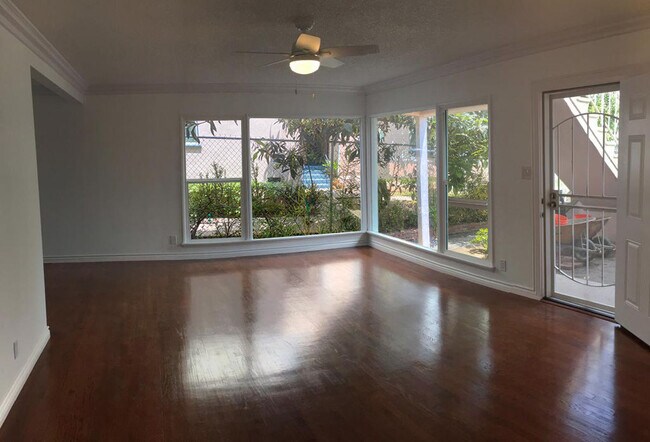 Building Photo - 823 Austin Ave