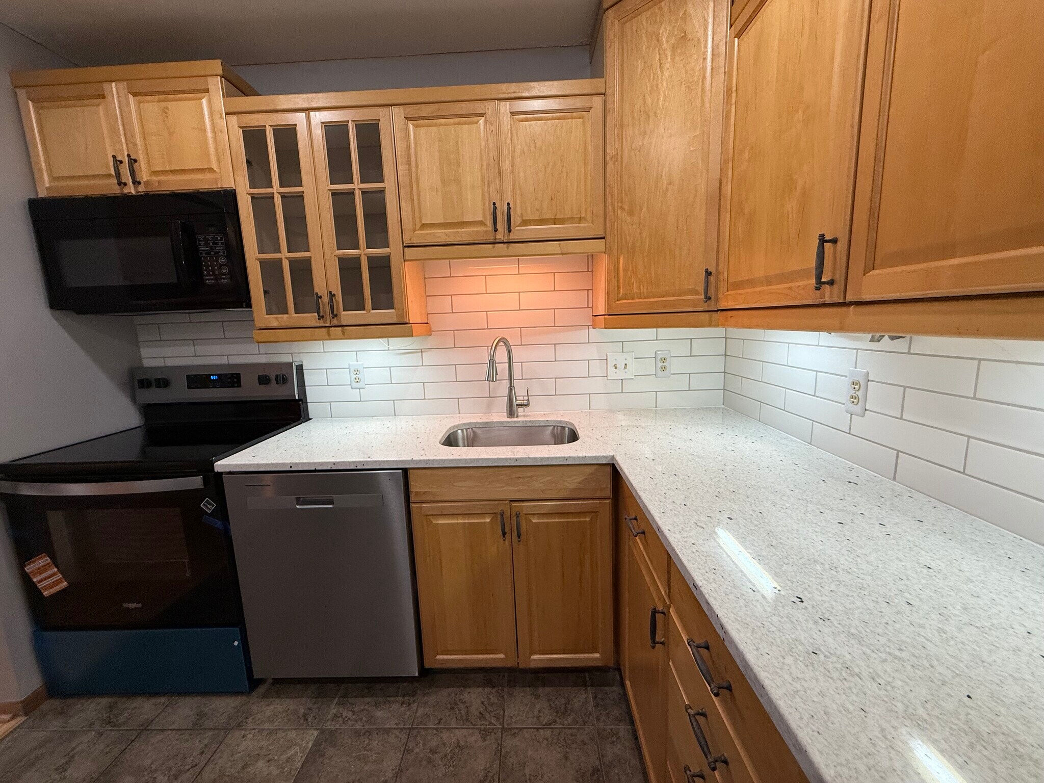 Building Photo - 5864 Red Cherry Ln