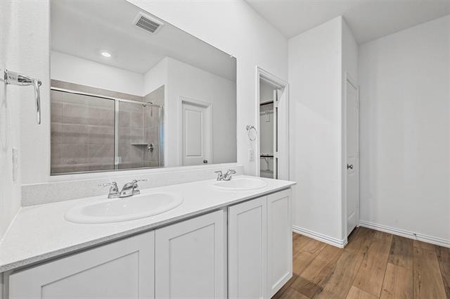 Building Photo - 808 Blackhawk Dr