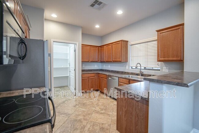 Building Photo - 15166 W Aster Dr