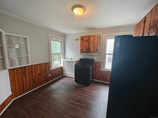 Building Photo - 83 Norton St