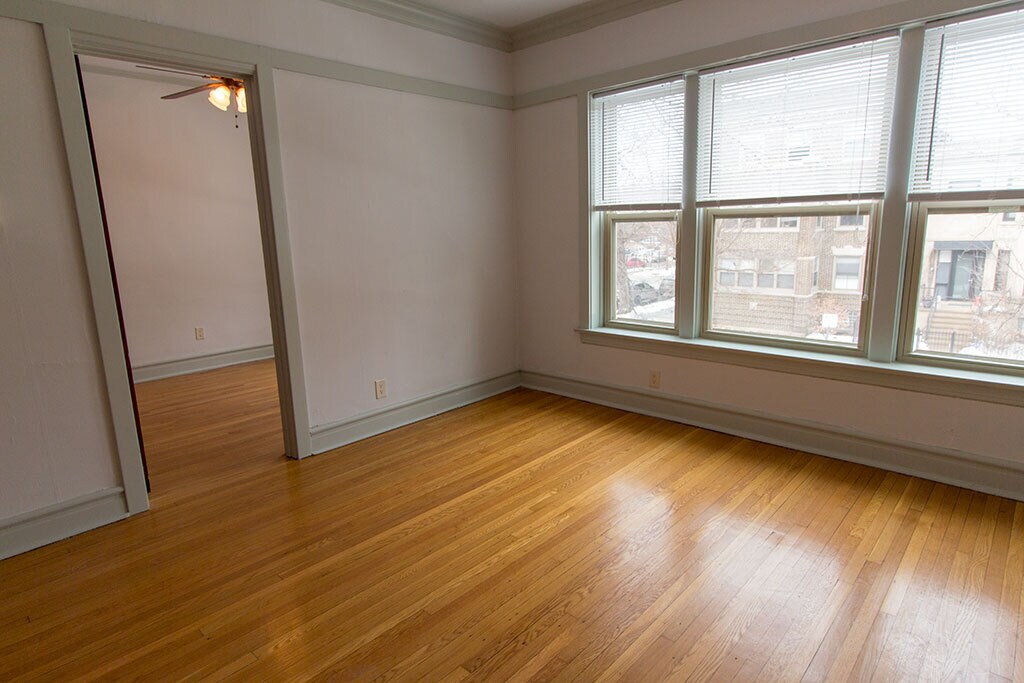 Building Photo - 1355 W Winona St