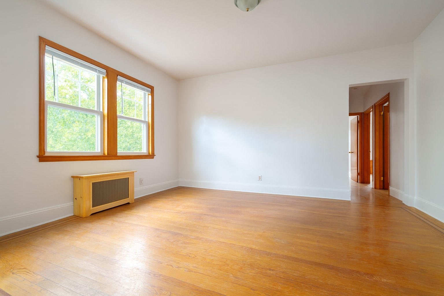 Building Photo - 6263 Ellwell Cres