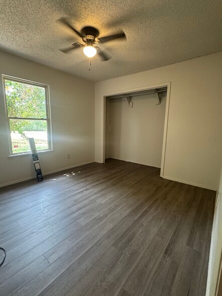 Building Photo - 4906 Vena Ln