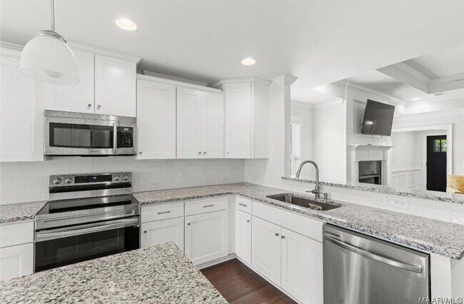 Building Photo - 211 Lee Audis Ln