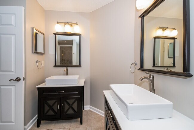 Building Photo - 3279 Chad Bourne Dr