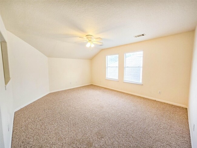 Building Photo - 2214 Trotter Dr