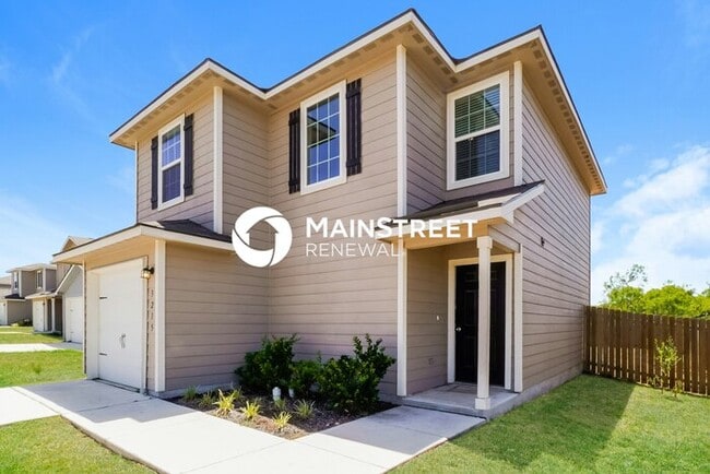 Building Photo - 3 Bedroom Pet-Friendly Home in San Antonio, TX with Main Street Renewal